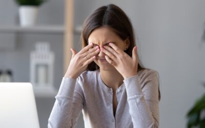 Why Are My Eyes Itchy? Know the Causes & Remedies